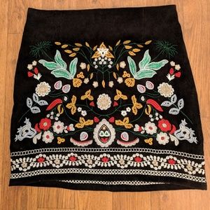 Embroidered skirt